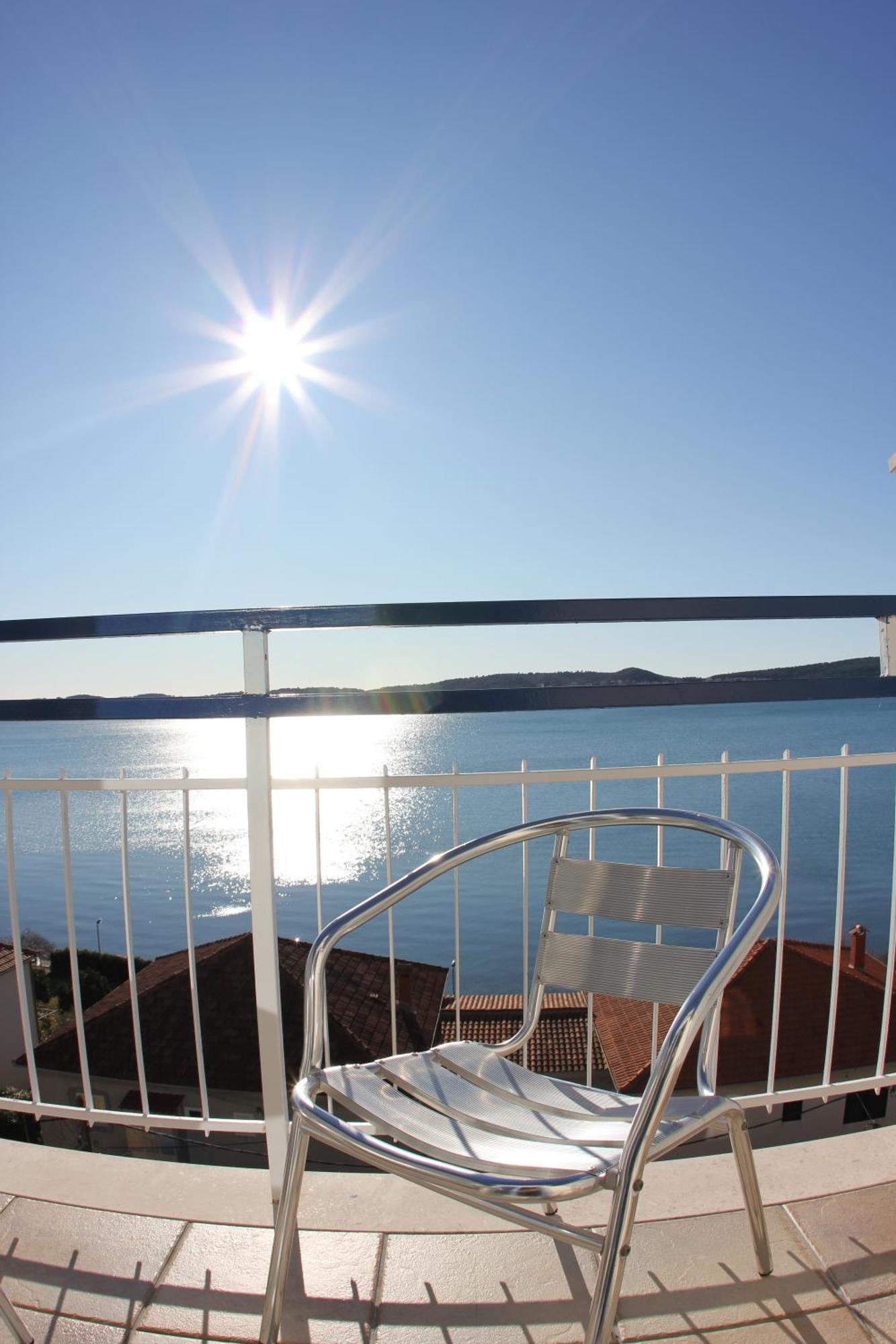Hotel Bavaria Trogir Seget Donji ภายนอก รูปภาพ