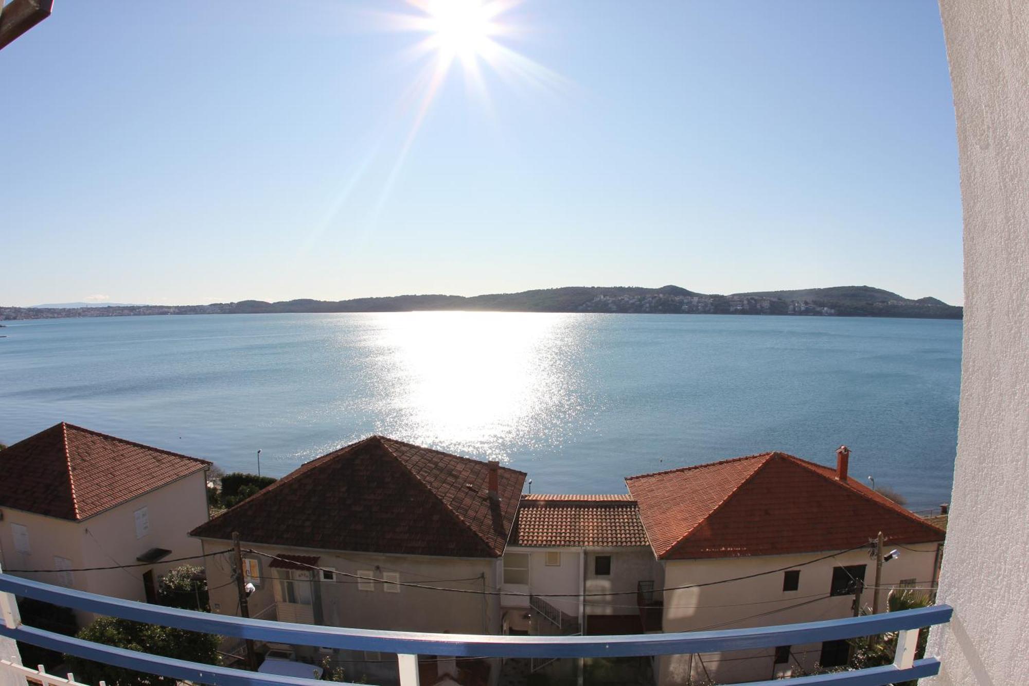 Hotel Bavaria Trogir Seget Donji ภายนอก รูปภาพ