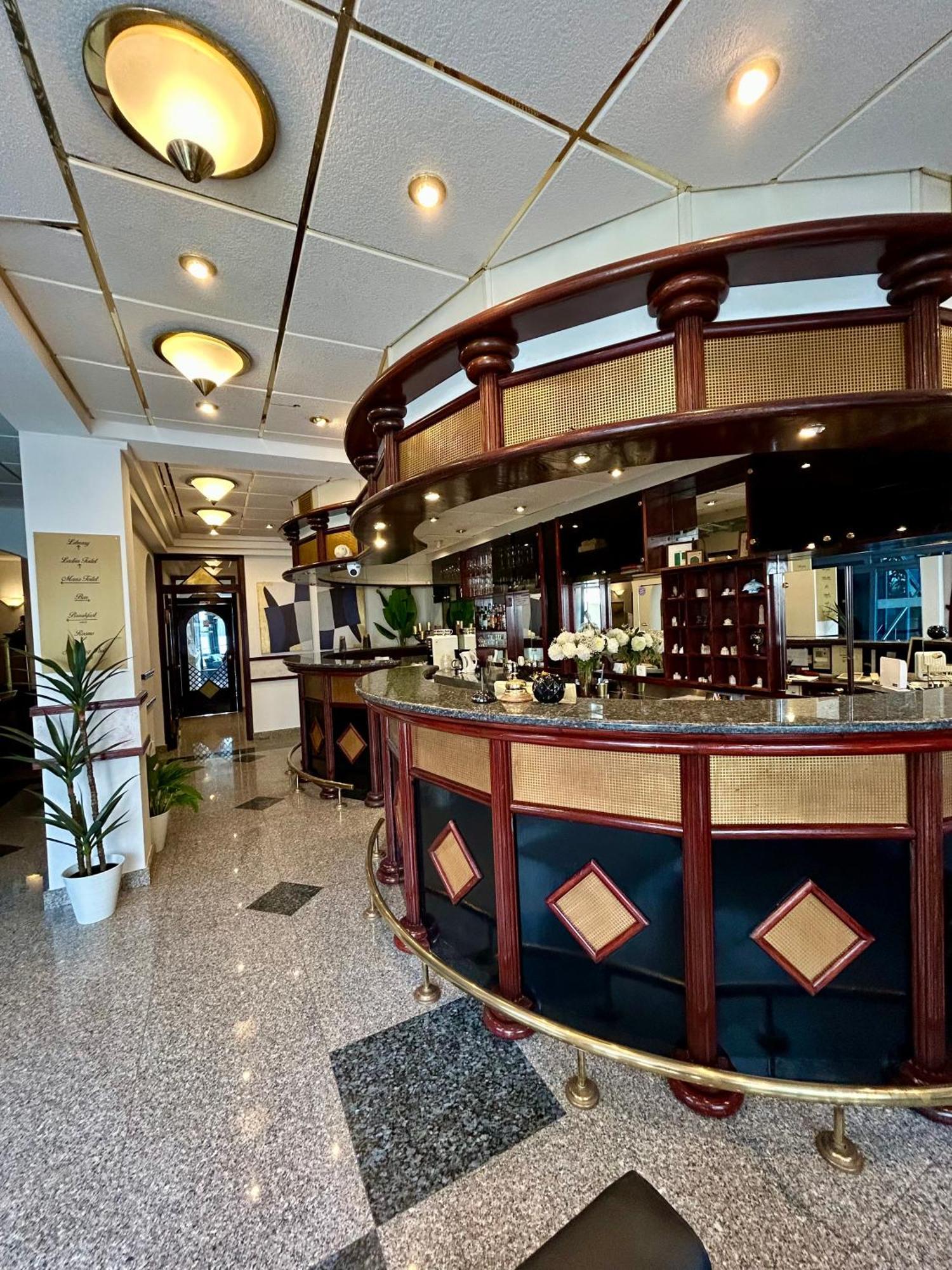 Hotel Bavaria Trogir Seget Donji ภายนอก รูปภาพ