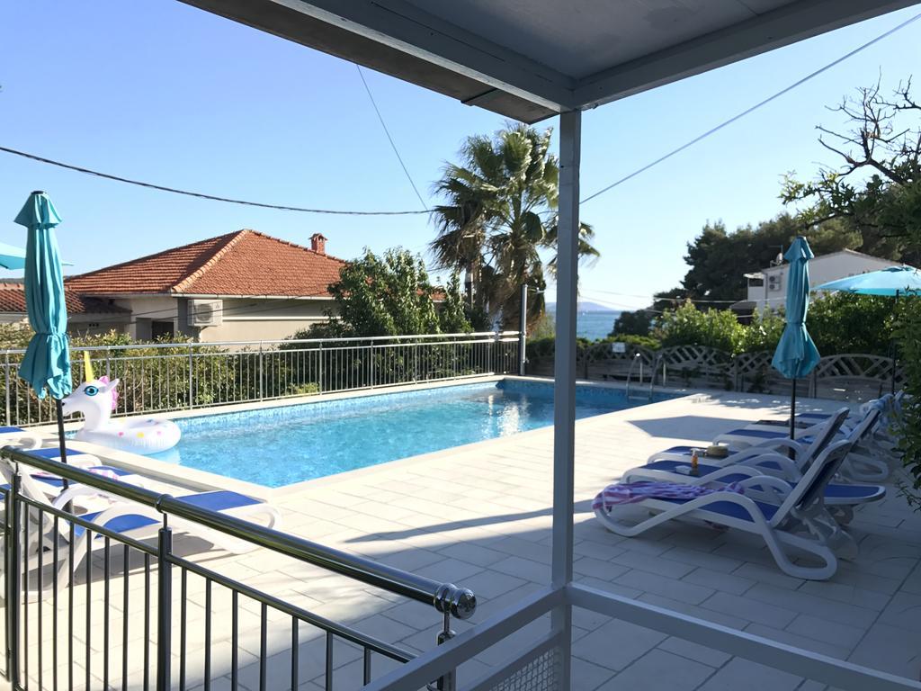 Hotel Bavaria Trogir Seget Donji ภายนอก รูปภาพ