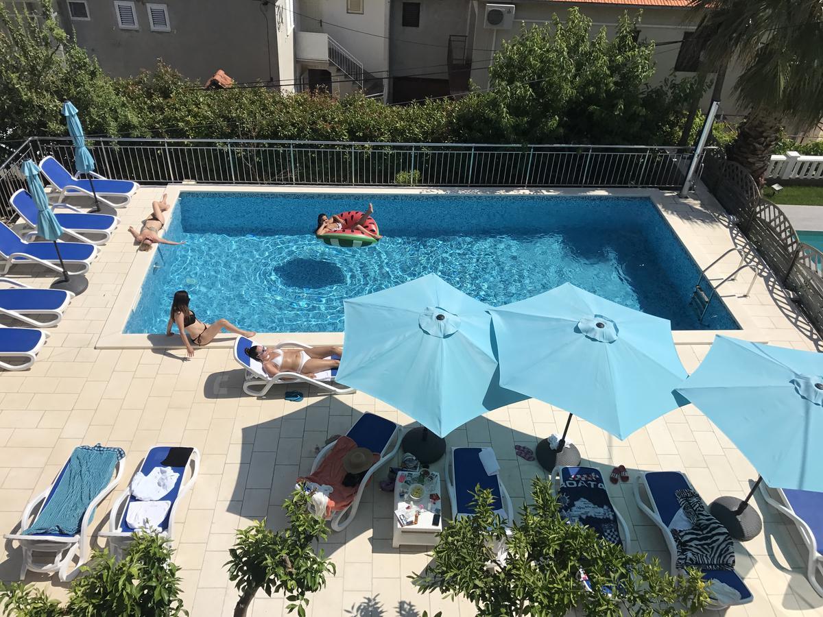 Hotel Bavaria Trogir Seget Donji ภายนอก รูปภาพ