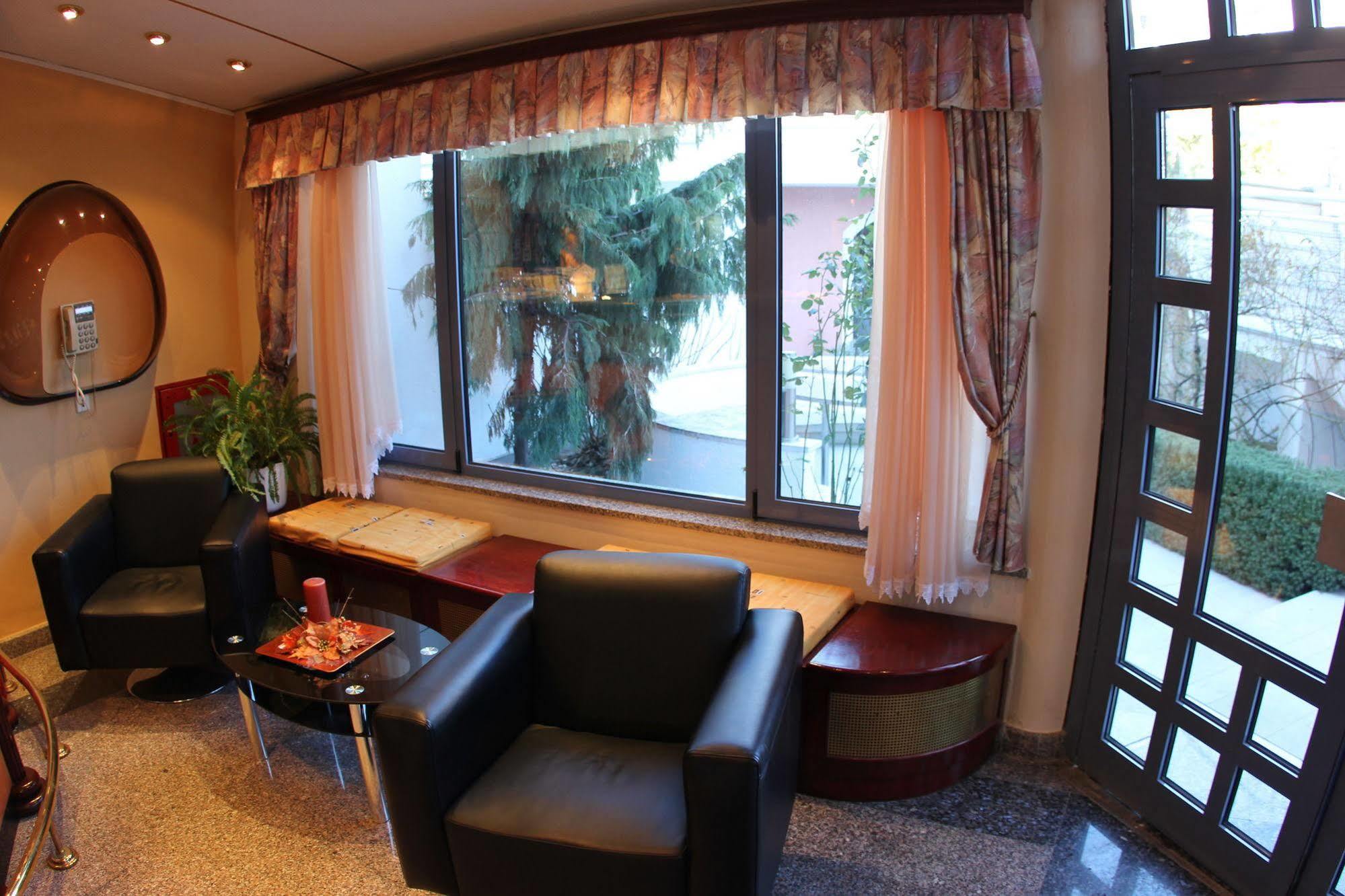 Hotel Bavaria Trogir Seget Donji ภายนอก รูปภาพ