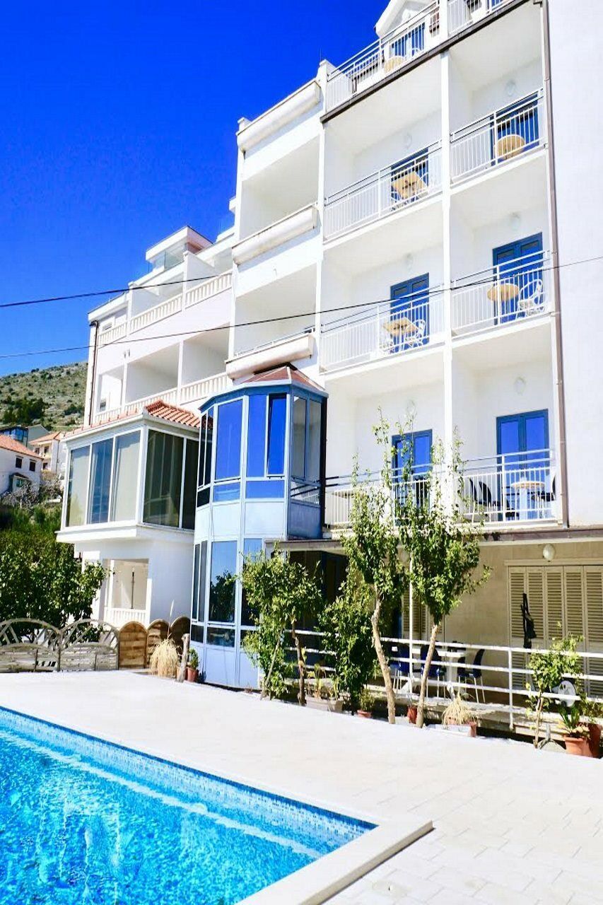 Hotel Bavaria Trogir Seget Donji ภายนอก รูปภาพ